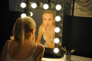 Gương trang điểm makeup 