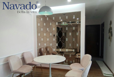 Gương dán tường là gì? Nghệ thuật nới rộng không gian không cần khoan đục