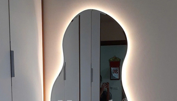 Mua Gương "Nịnh" Ở Đâu? Bí Mật Đằng Sau Những Khung Hình "Vạn Người Mê