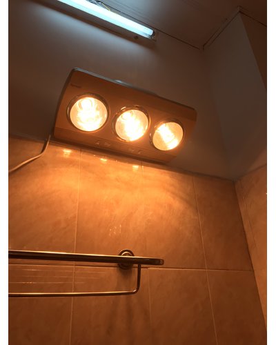 Đèn sưởi phòng tắm 3 bóng mùa đông treo tường Navado