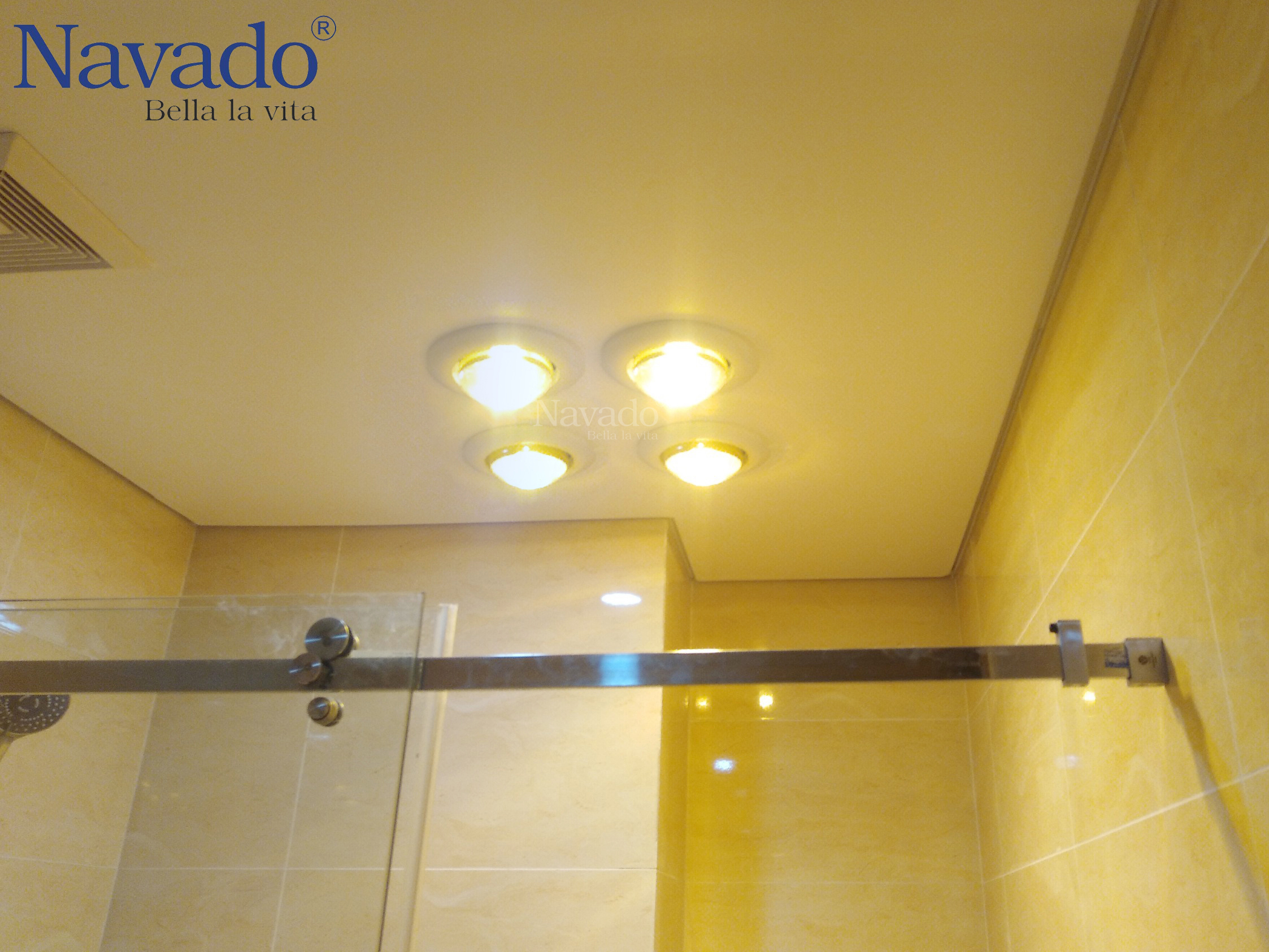 Đèn sưởi nhà tắm Navado giúp cho không gian nhà tắm trở nên dễ chịu và ấm cúng hơn vào mùa đông. Với công nghệ tiên tiến và thiết kế hiện đại, đèn sưởi Navado tiết kiệm điện và bảo vệ môi trường. Hãy cùng khám phá chi tiết sản phẩm này trong hình ảnh.