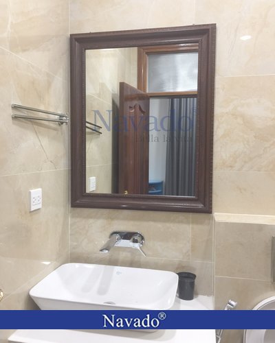 Gương treo phòng tắm khung gỗ