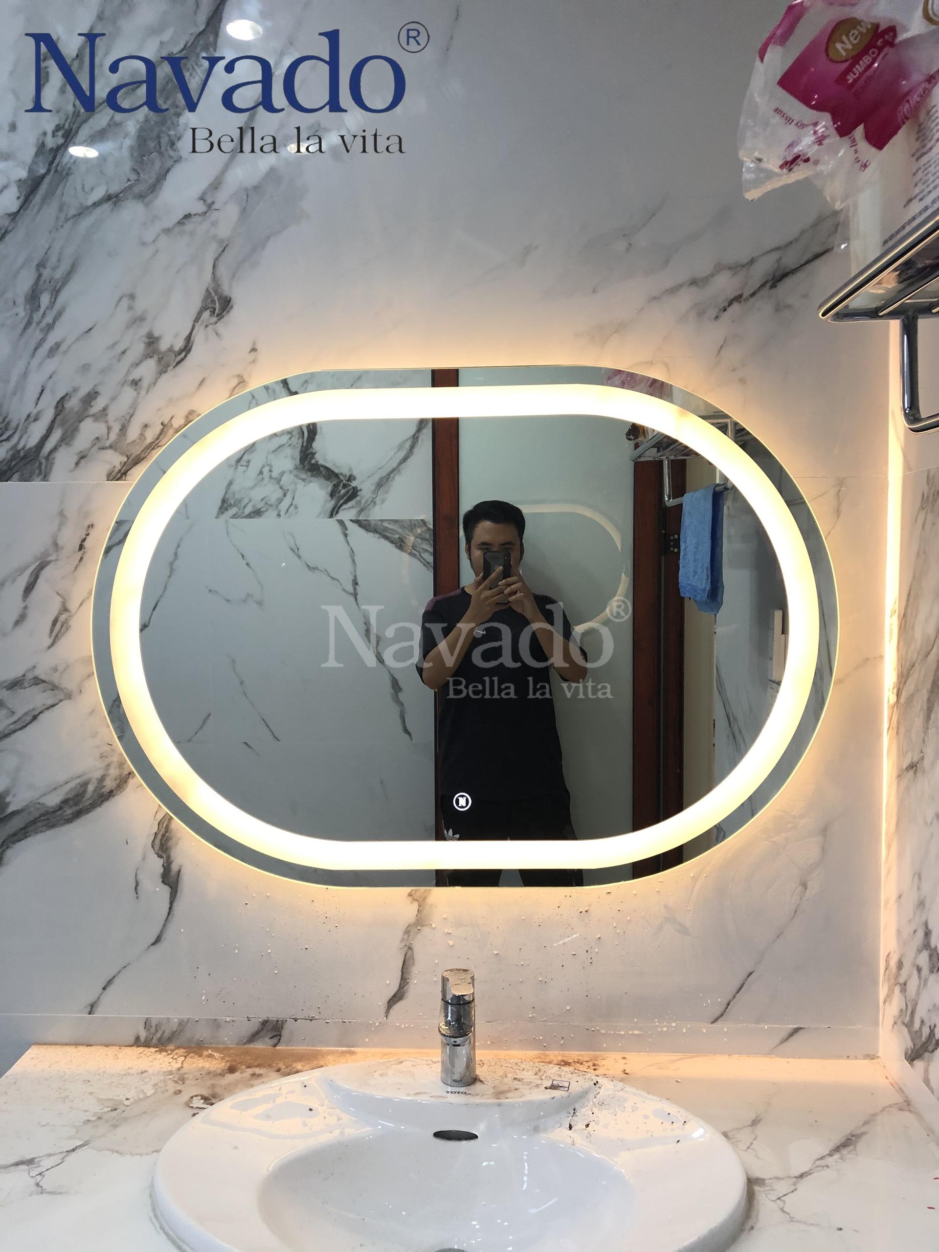Gương cao cấp Bắc Ninh Navado: Navado hân hạnh giới thiệu đến các bạn chiếc gương cao cấp Bắc Ninh - một sản phẩm được thiết kế đặc biệt để phục vụ cho các nhu cầu trang trí của người Việt. Với chất lượng tuyệt vời và kiểu dáng đẹp mắt, Navado tin rằng đây sẽ là món quà ý nghĩa và đáng giá dành cho bạn và người thân yêu.