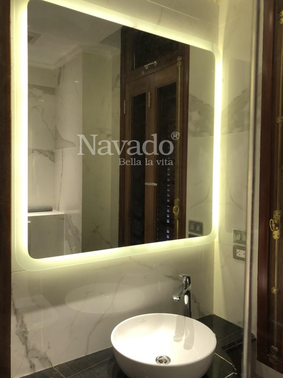 Lắp gương phòng tắm đèn led Thanh Hóa Navado: Bạn đang có nhu cầu lắp đặt gương phòng tắm đèn LED tại Thanh Hóa? Navado sẽ giúp bạn giải quyết vấn đề này bằng dịch vụ chuyên nghiệp và chất lượng. Gương Navado đèn LED là lựa chọn tiện ích và hiện đại cho ngôi nhà của bạn.