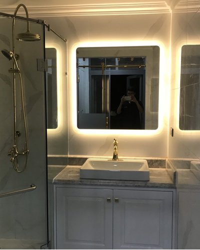 Gương cắt phòng tắm bàn đá lavabo