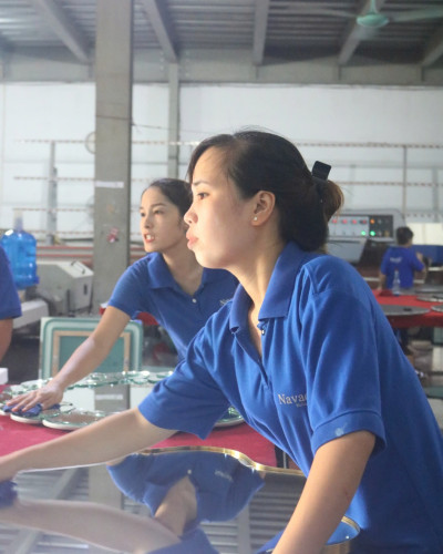 Gương treo tường nghệ thuật NAV 2130