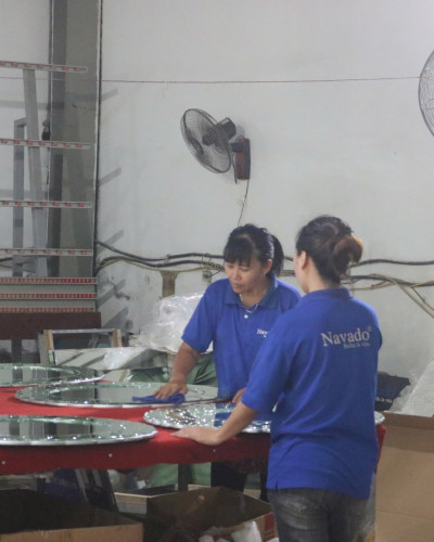 Gương phòng tắm đen nghệ thuật NAV2131