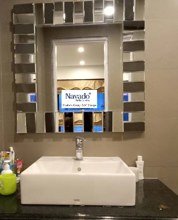 Gương phòng tắm decor vuông treo tường nghệ thuật navado