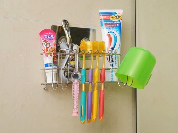 Ke-inox-phong-tam-khong-khoan-tuong