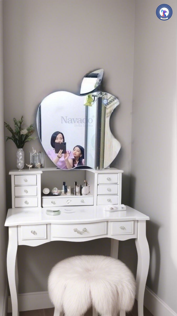 gương trang điểm pha lê hình độc đáo apple