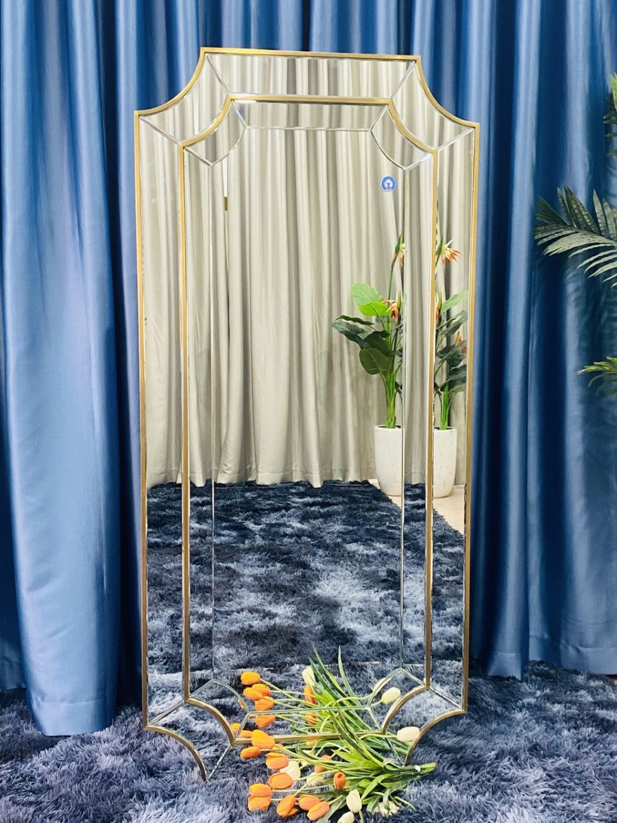 Gương soi toàn thân cho chân dài