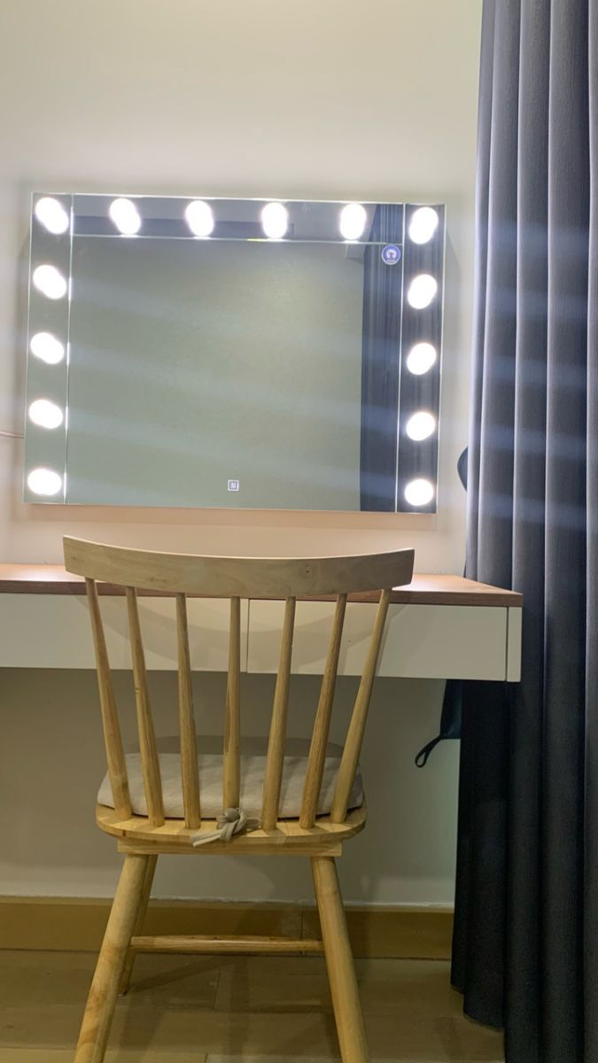 Gương makeup để bàn trang điểm