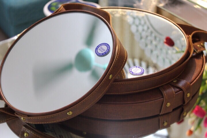 Mẫu gương tròn dây da bàn trang điểm 40cm