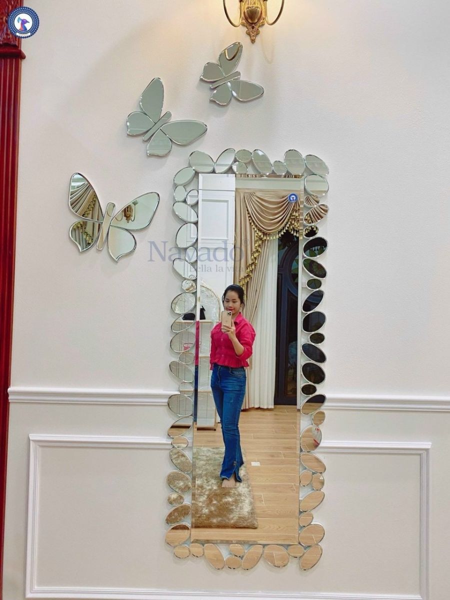 Gương trang trí cho ngôi nhà thêm xinh
