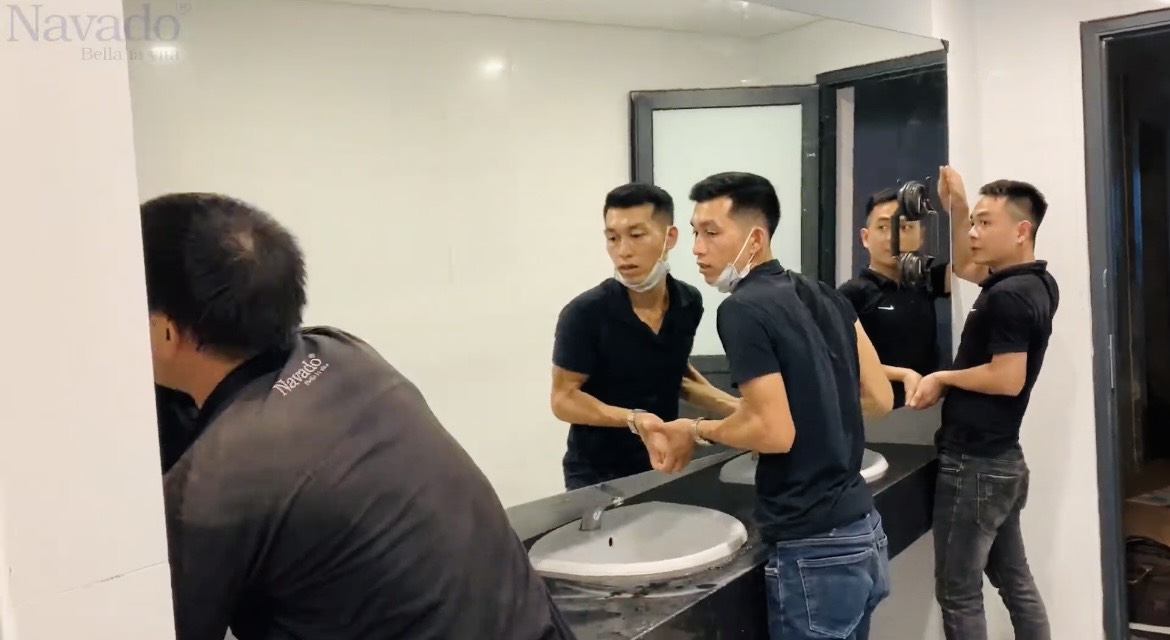 Gương thiết bị vệ sinh cao cấp 02