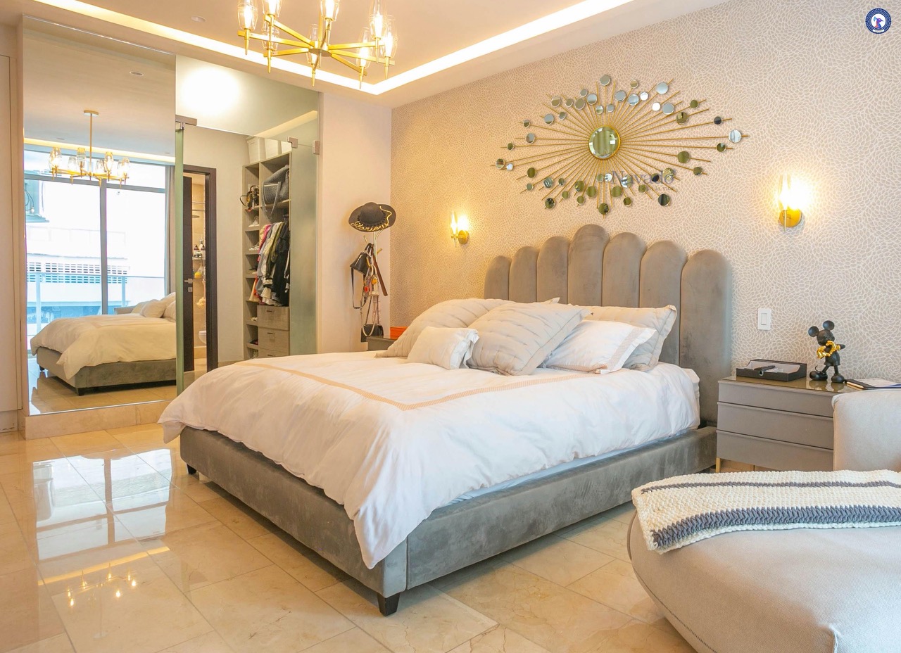 Gương nghệ thuật treo tường phòng ngủ