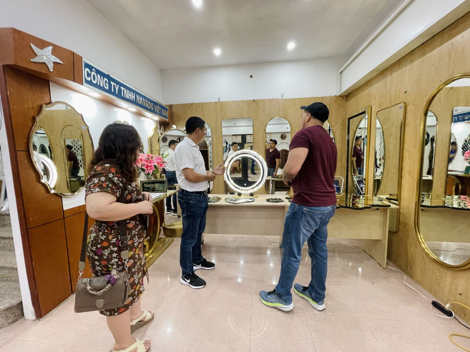 Đại chỉ mua gương Navado chính hãng