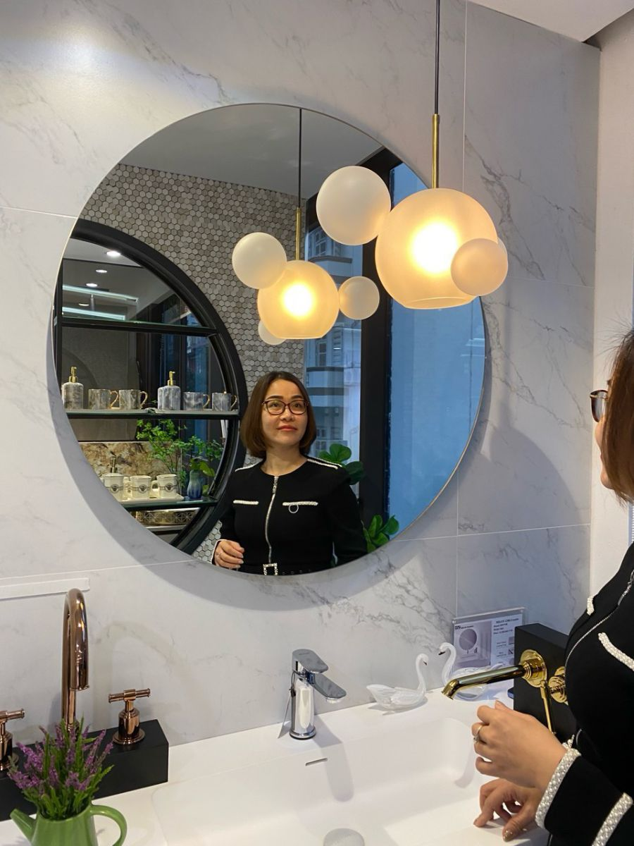 gương nhà vệ sinh giá rẻ Navado phôi bỉ
