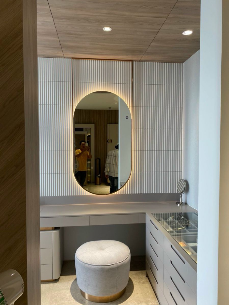 Gương khung inox luxury đèn led phòng tắm