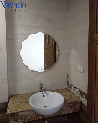 Gương decor phòng tắm Nav 543A
